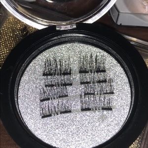 Magnetic lashes
